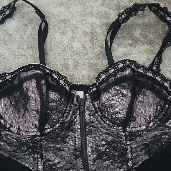 Jezebel Elegant Black Lace Bustier Size Small - Picture 3 of 5